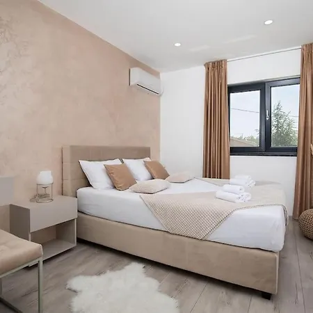 别墅 Frola By Istrialux