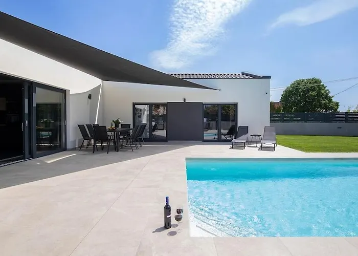 Frola By Istrialux Pula