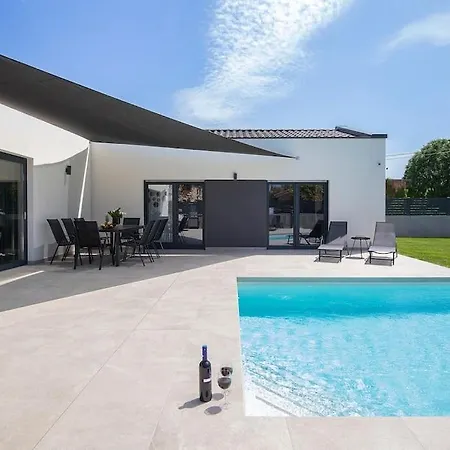 Frola By Istrialux Pula